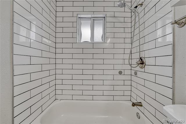 Building Photo - 1158 S Navajo St