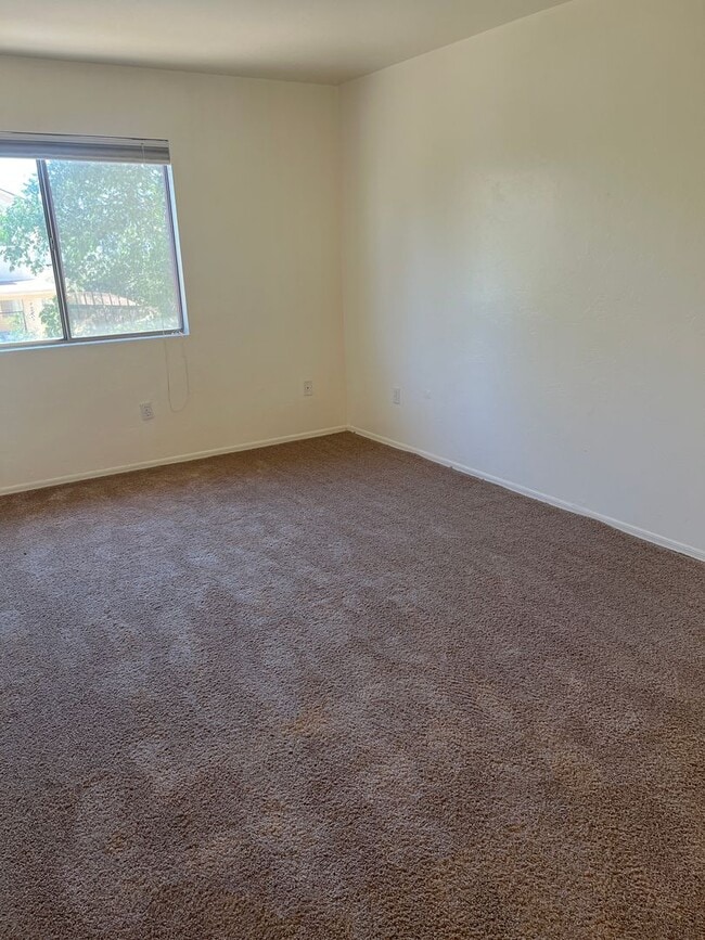 Building Photo - $500 off move in costs with move in by 5/1...