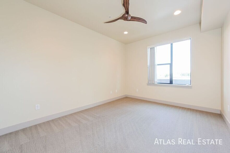 Building Photo - 3420 W 32nd Ave