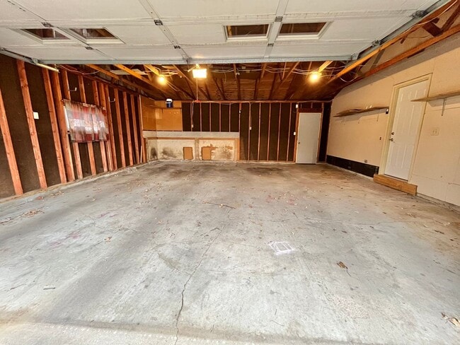 Building Photo - Updated 4 Bed/2 Bath East Side Ranch Home for Rent!!