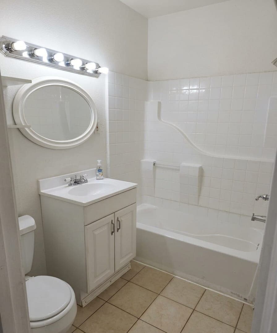 Building Photo - 351 Altgelt Ave