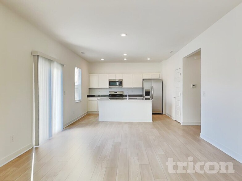 Building Photo - 11831 Moorfield Ln