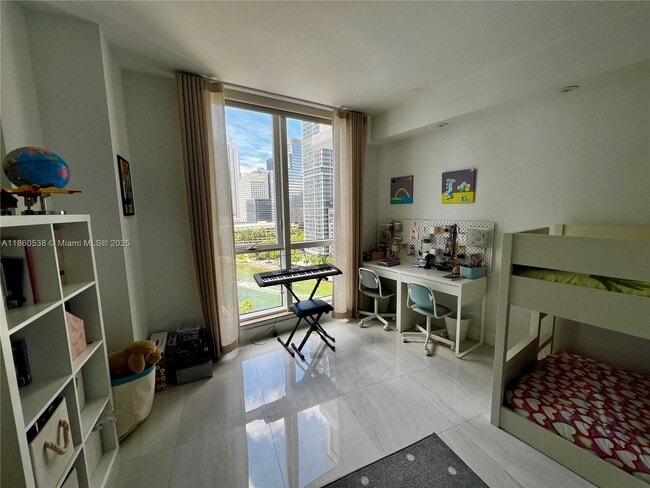 Building Photo - 901 Brickell Key Blvd