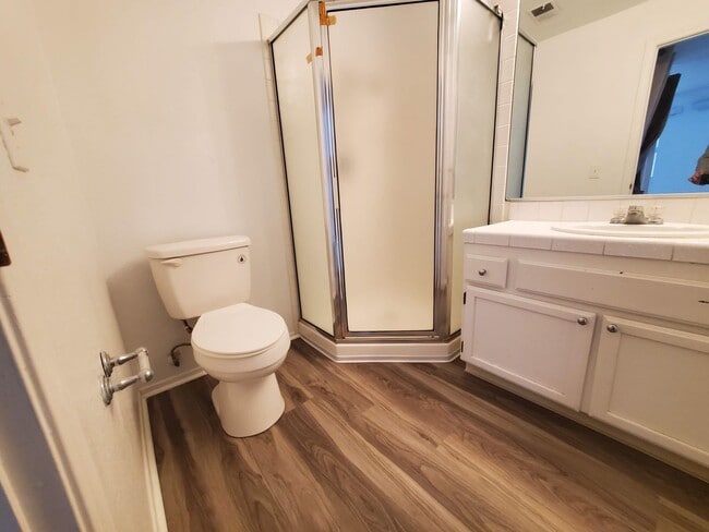 Building Photo - Update 2x2 Top Floor Condo with pool, storage, fireplace & garage in ideal Novato Location