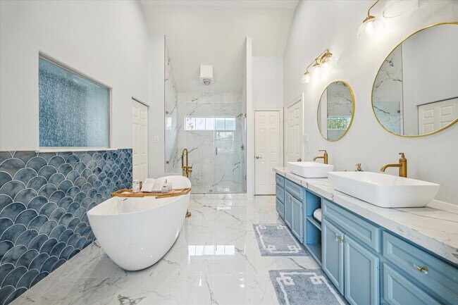 Building Photo - 1502 Whispering Pines Dr