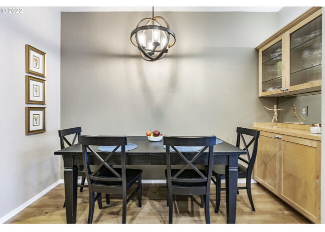 dining area - 17080 SW Pleasanton Ln