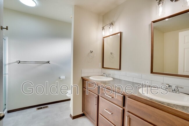 Building Photo - 2545 W Blueberry Cir