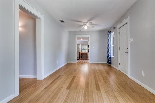 Building Photo - 8910 San Leandro Dr