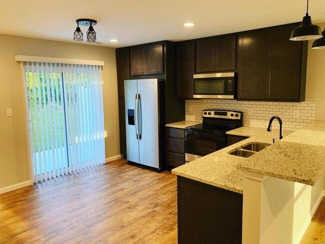 Building Photo - 911 Boulder Creek Estates