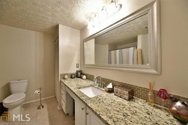 Building Photo - 1282 Keys Lake Dr NE