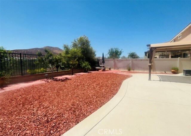 Building Photo - 24413 Comanche Creek Dr