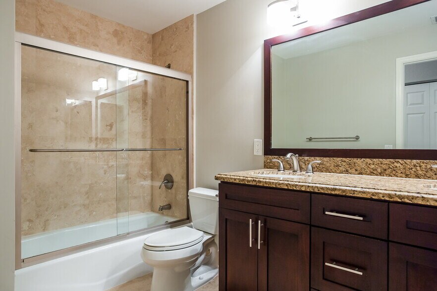 Building Photo - 10316 NW 53rd Ct