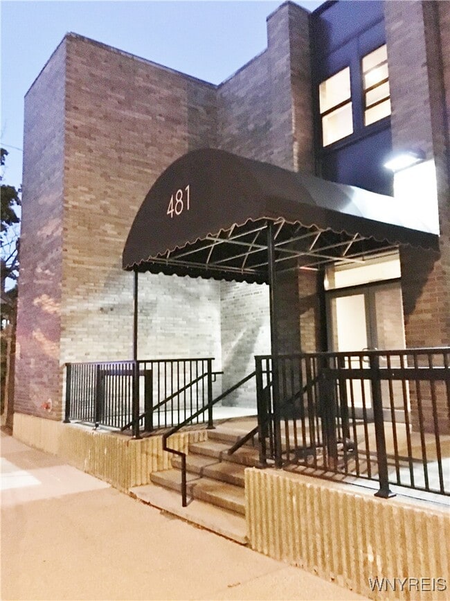 Building Photo - 481 Franklin St