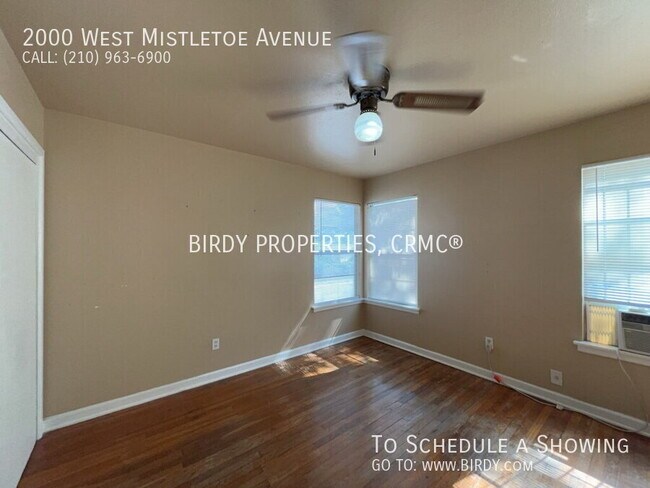 Building Photo - 2000 W Mistletoe Ave