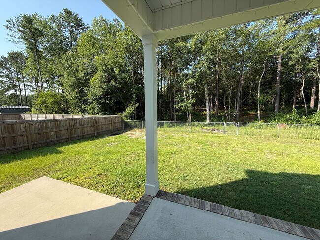 Building Photo - Stunning 4 Bed, 2.5 Bath Home in Cameron