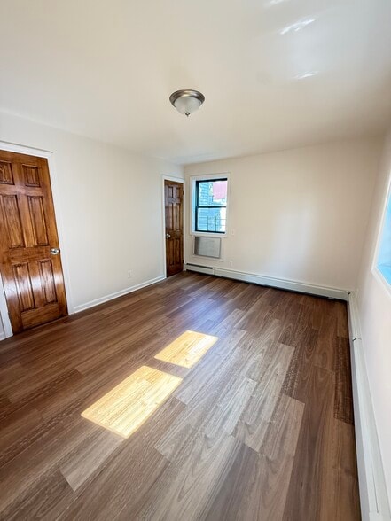 Building Photo - 1207 30th Dr