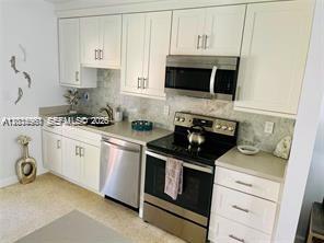 Building Photo - 1721 NE 55th St