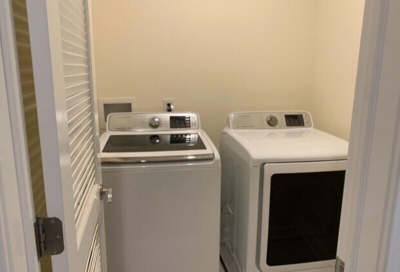 Building Photo - 499 Hamilton St