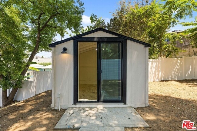 Building Photo - 1942 Chickasaw Ave