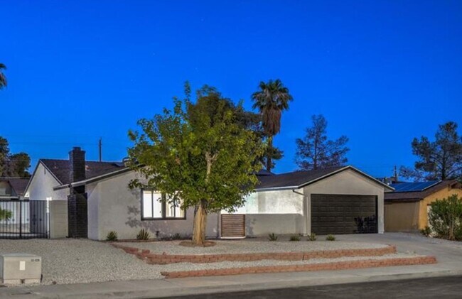 Primary Photo - Welcome home to Paradise!