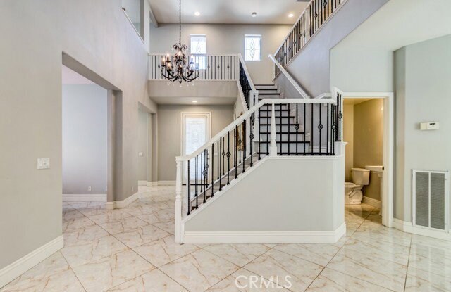 Building Photo - 8 Zinnia