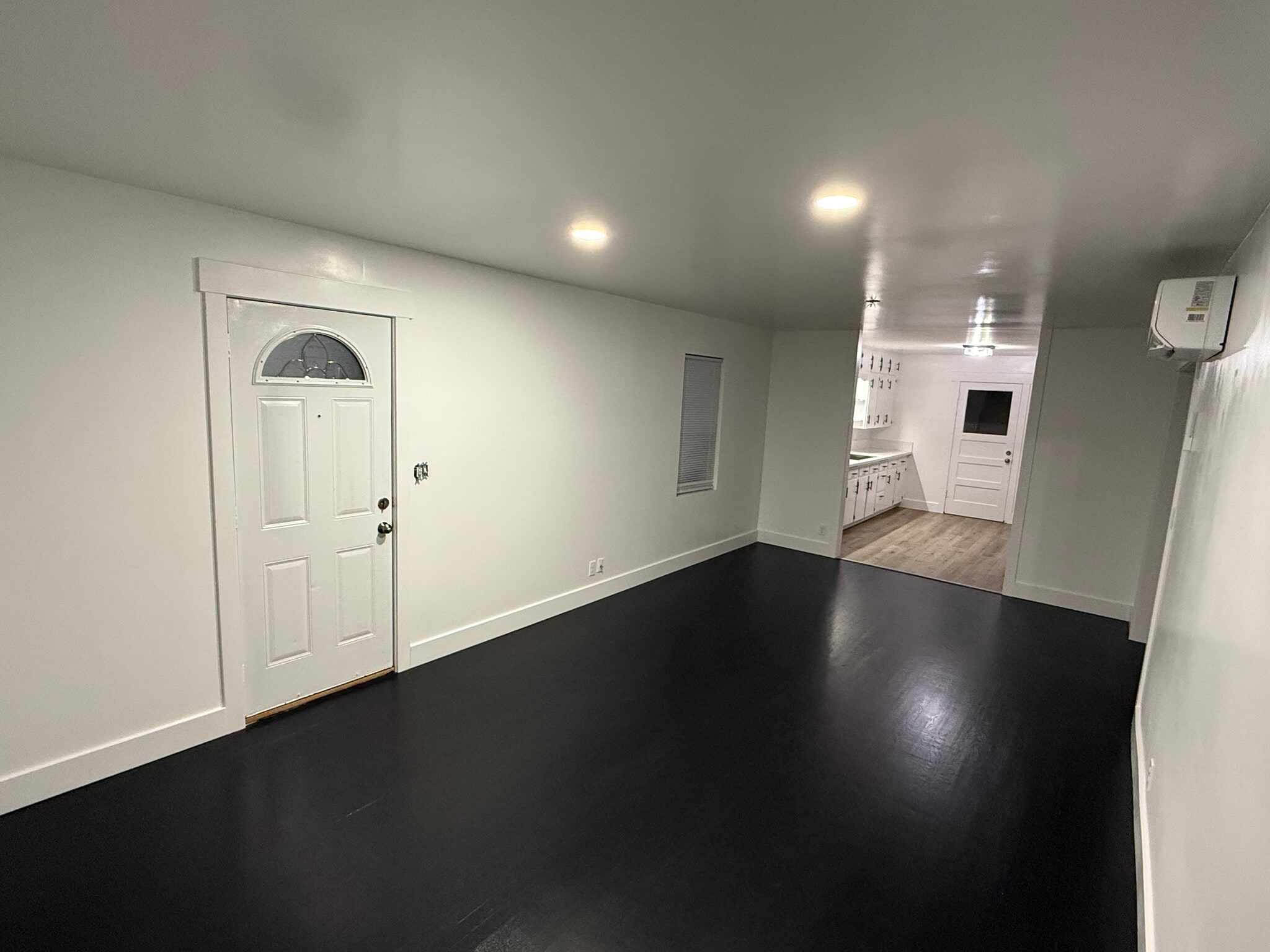 Building Photo - 207 E Monroe St