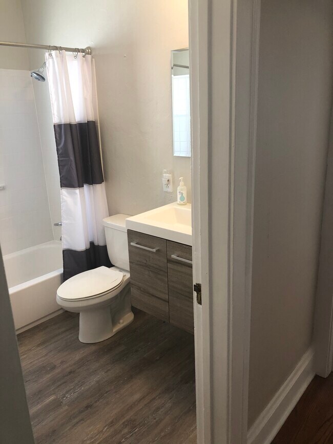 Building Photo - 12306 Mount Overlook Ave