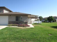 Building Photo - 2470 1/2 Brookwillow Loop