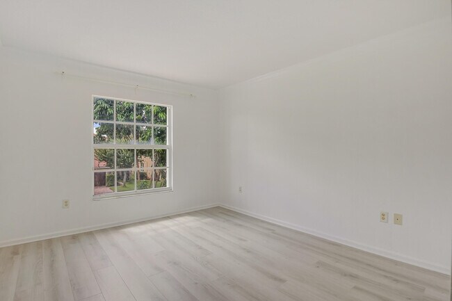 Building Photo - 10208 White Water Lily Way