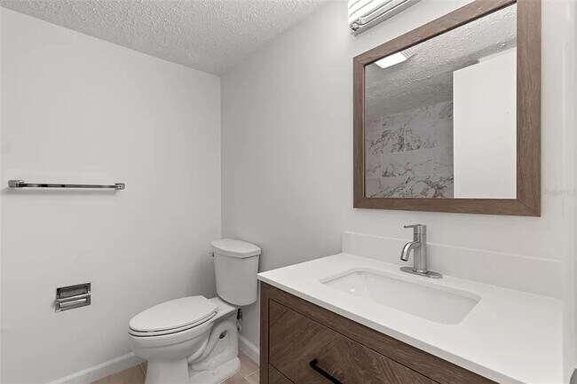 Building Photo - Welcome to Belleair Bluffs!!!!