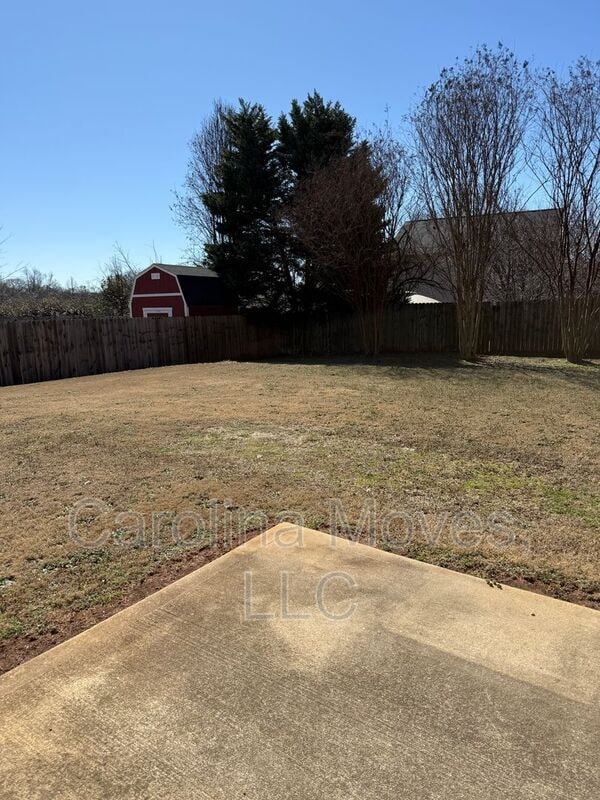 Building Photo - 325 Honor Rd