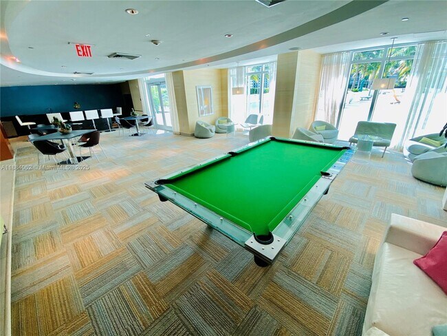 Building Photo - 950 Brickell Bay Dr