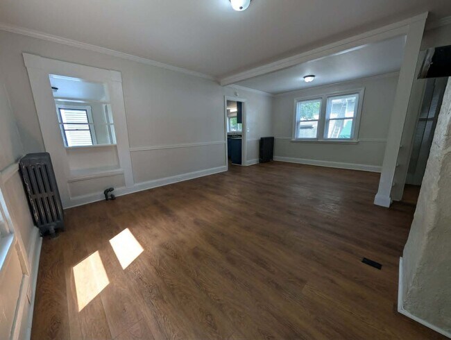 Building Photo - 258 Essex St