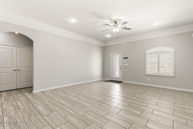 Building Photo - 14824 Harry Flournoy Ave