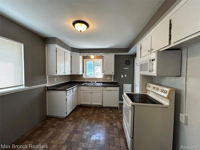 Building Photo - 21307 Le Fever Ave