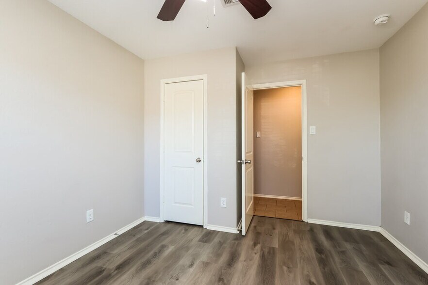 Building Photo - 19190 Shire Horse Blvd