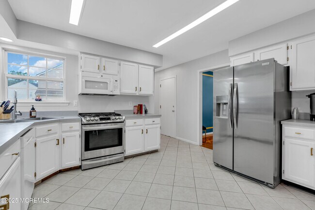 Building Photo - 210 Wingate Ct