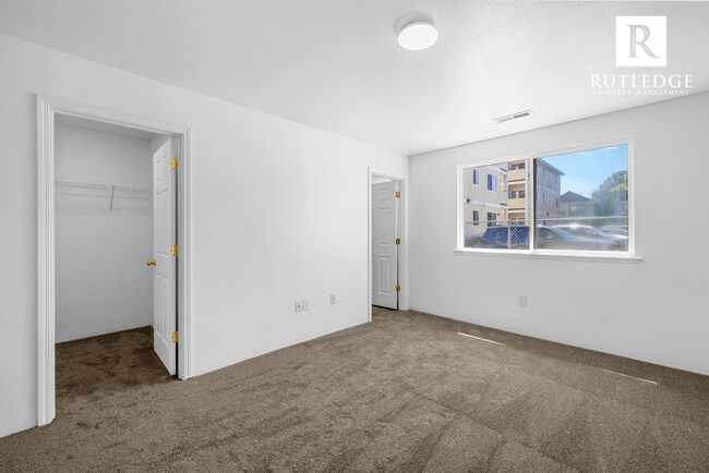 Building Photo - 164 S Haskell St