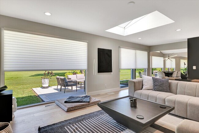 Building Photo - Luxury Ranch House on Champaign Country Club
