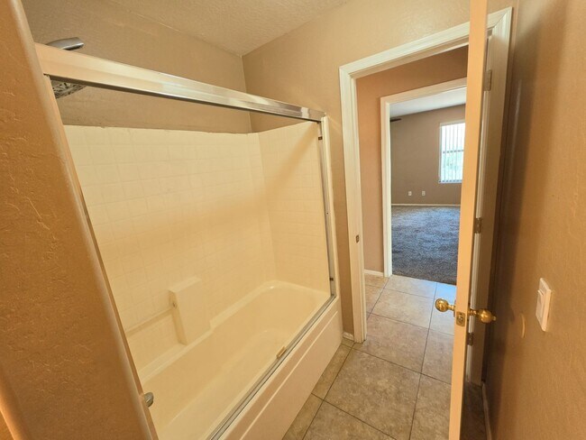 Building Photo - San Tan Heights