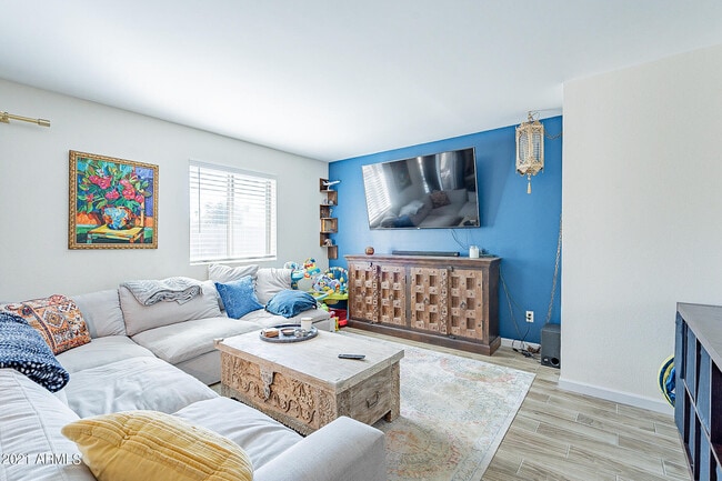 Building Photo - 4353 E Pearce Rd