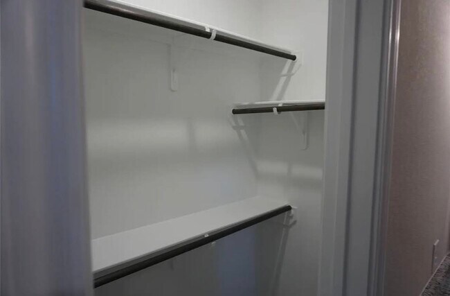 Building Photo - 16706 E Hammon