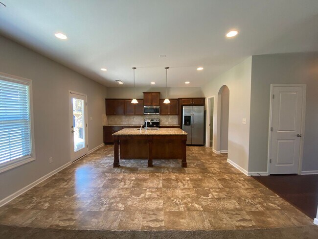 Building Photo - 106 Brown Thrasher Ln