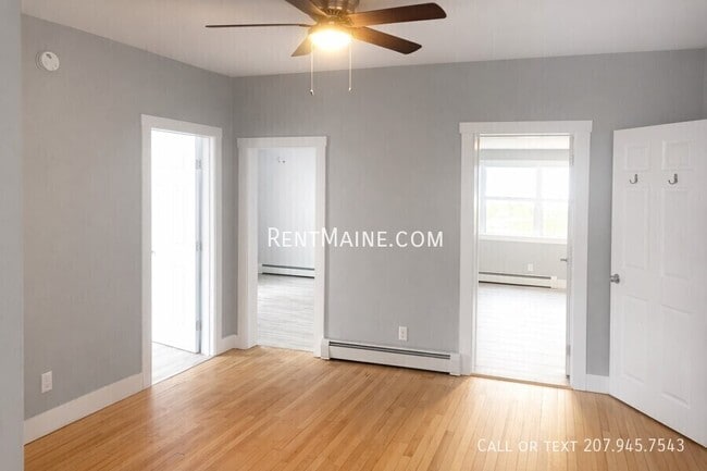 Building Photo - 454 S Main St