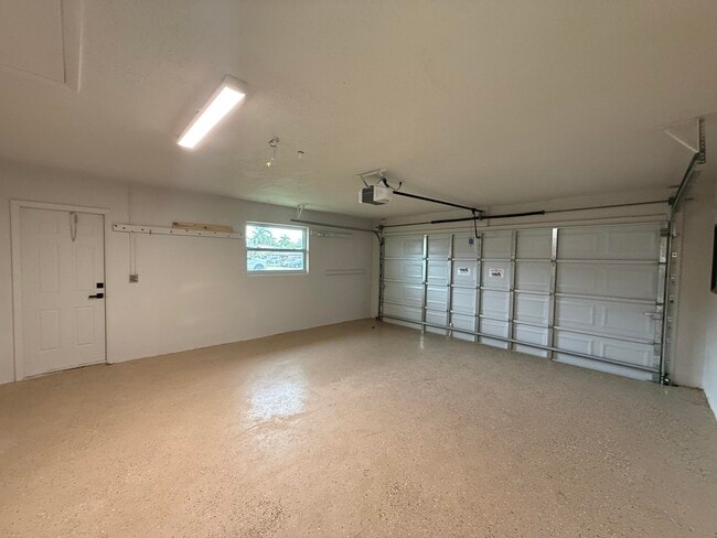 Building Photo - 137 Alcazar St