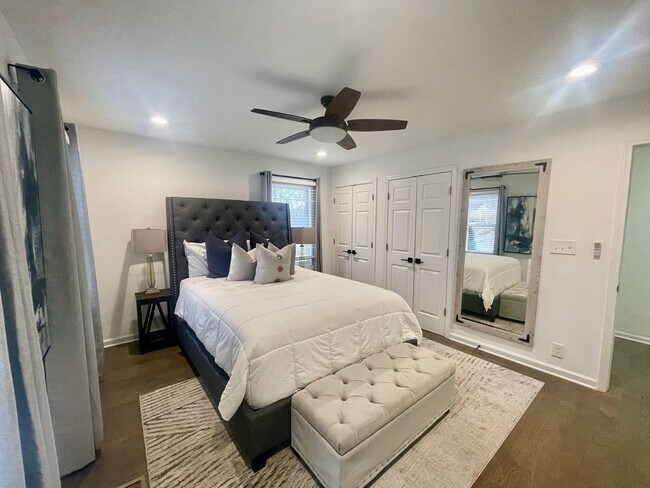 Building Photo - Cozy Bungalow in Atlanta's Westside