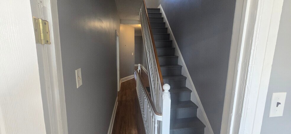 Building Photo - 404 Rutherford Ave