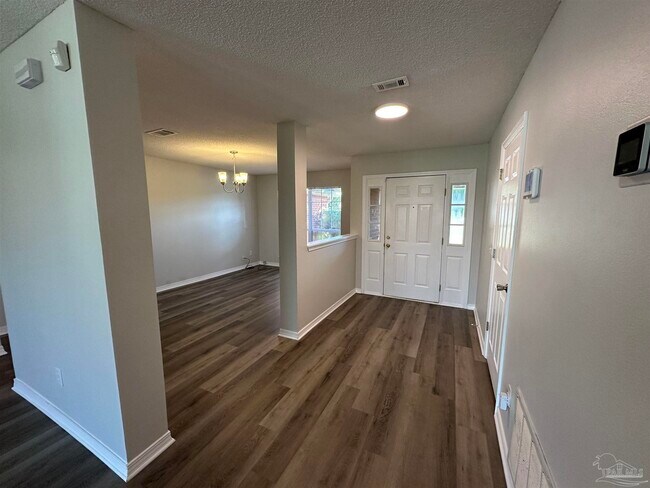 Building Photo - 9137 Daytona Dr