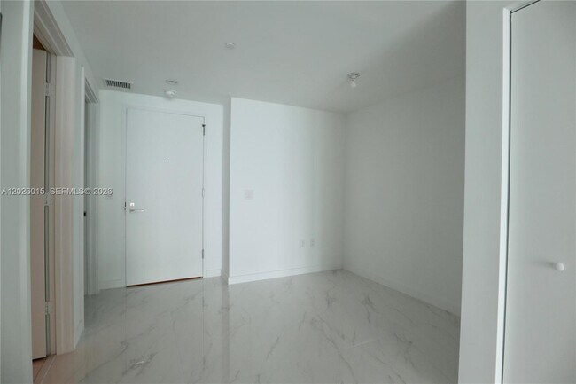 Building Photo - 650 NE 32nd St