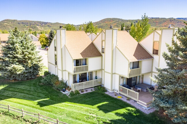 Building Photo - 127 Yonex Ct